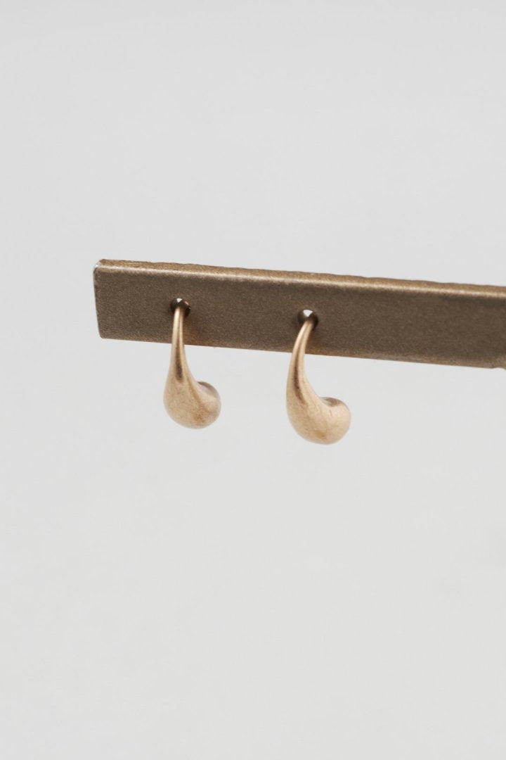GOLDY petite drop earrings