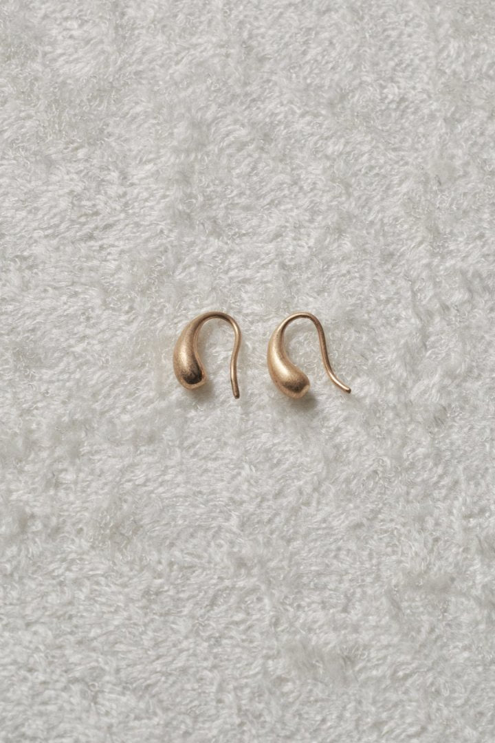 GOLDY petite drop earrings