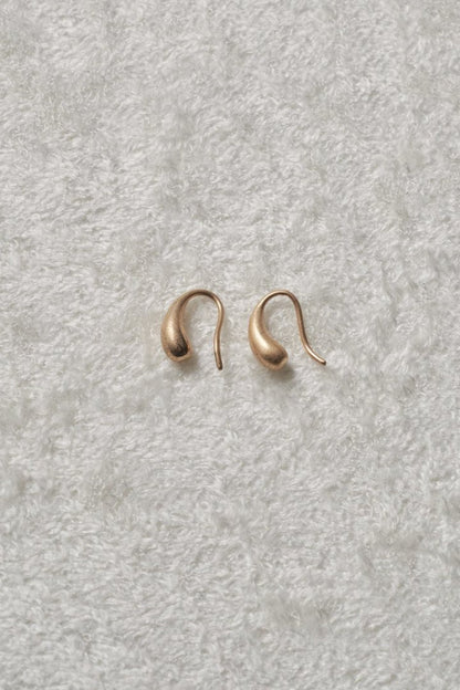 GOLDY petite drop earrings