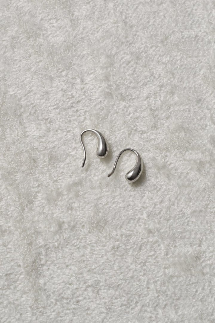 GOLDY petite drop earrings