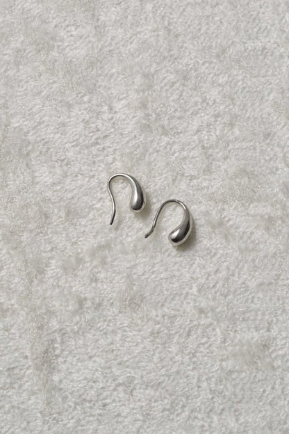 GOLDY petite drop earrings