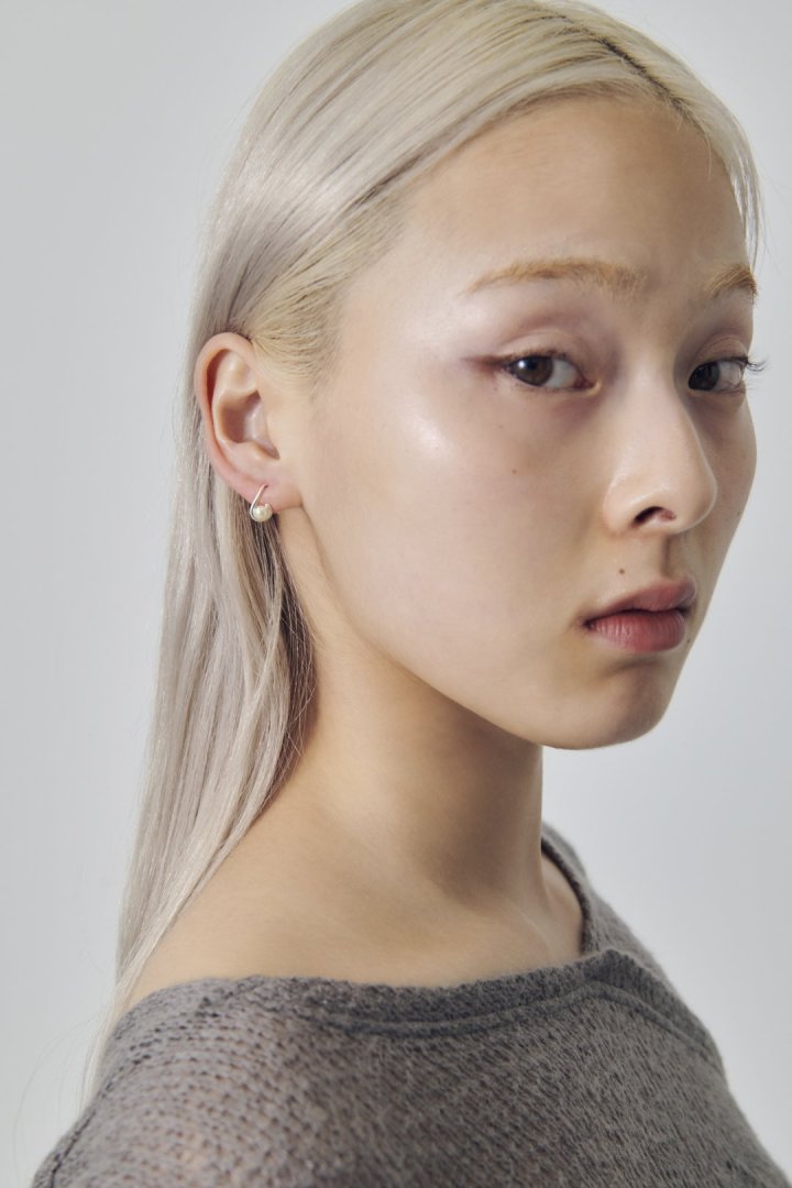 GOLDY petite drop pearl earrings