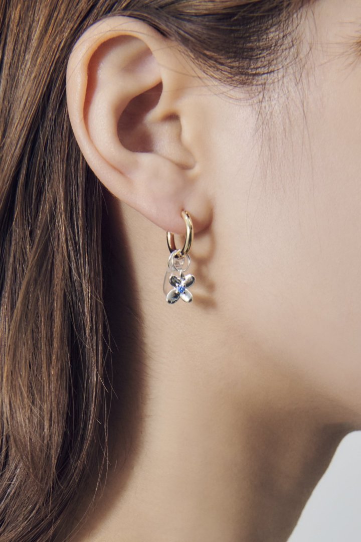 GOLDY Twinkle Bloom earrings