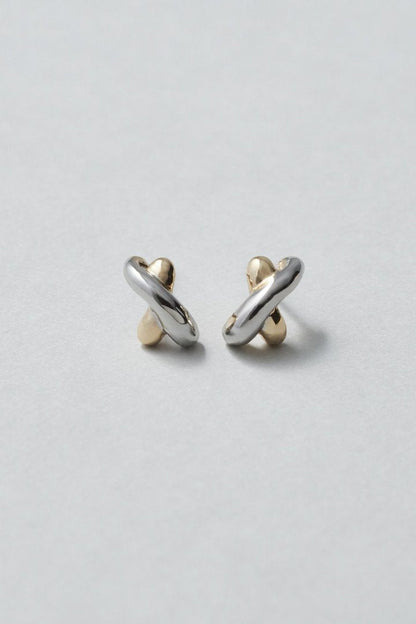 GOLDY petite cross line earrings - Image 9