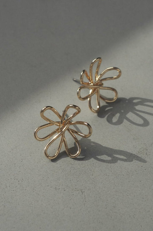 GOLDY カット アウト フラワー ピアス - light gold