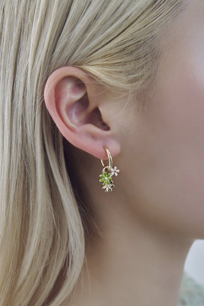GOLDY カラー ブルーム ピアス - ゴールド×グリーン