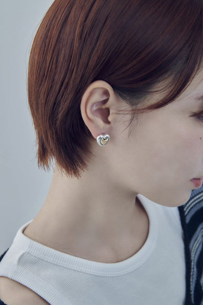 GOLDY vintage heart embed earrings - matte gold