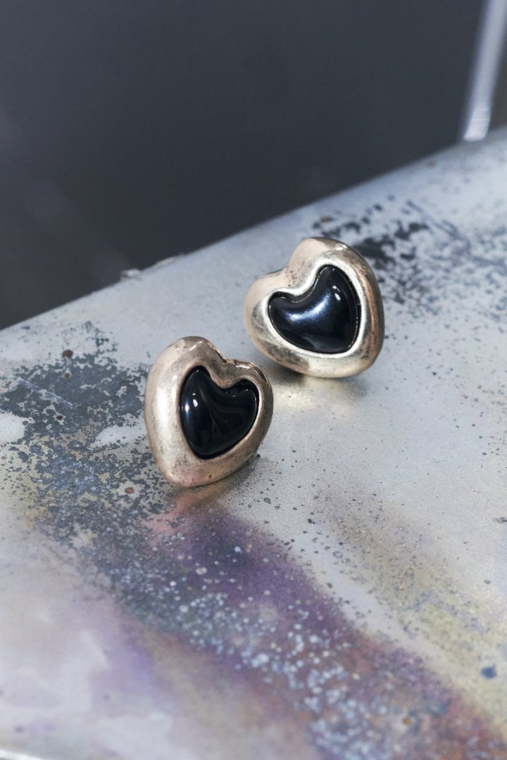 GOLDY vintage heart embed earrings - black