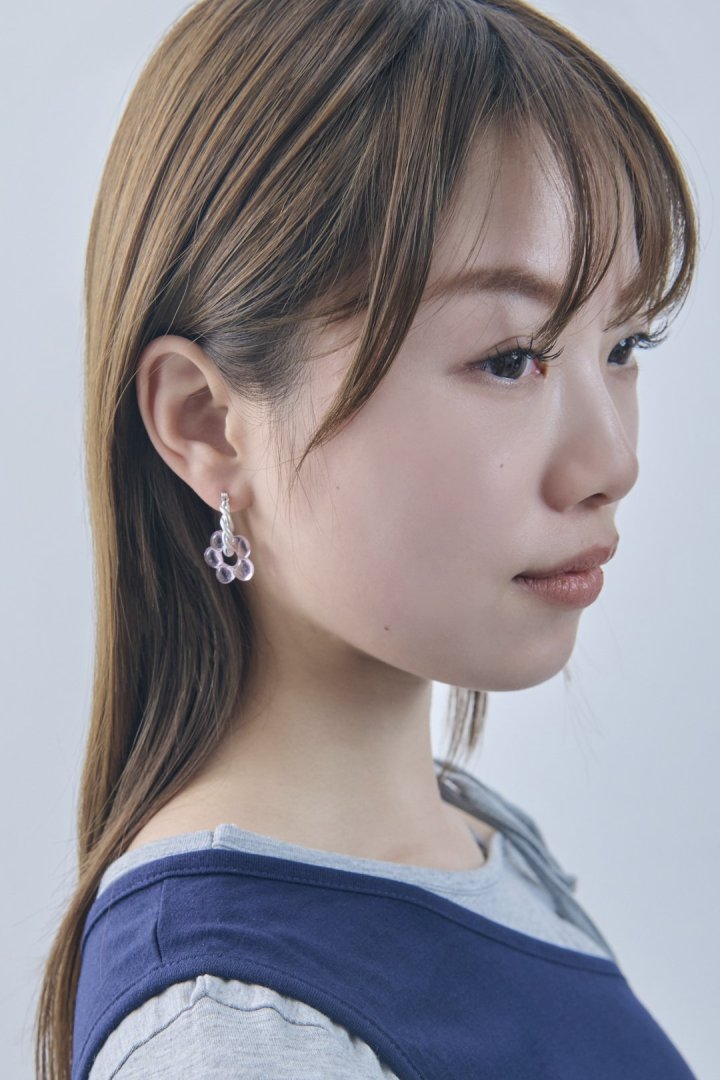 GOLDY glass flower earrings - Image 7