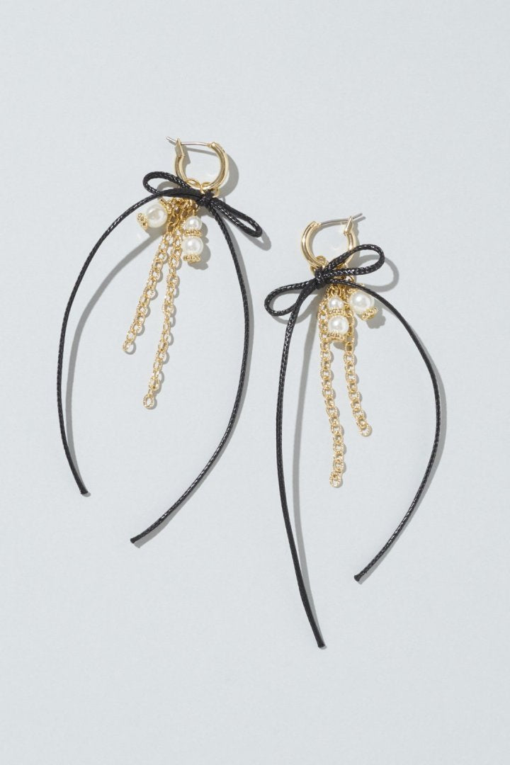 GOLDY Cord ribbon x pearl chain long earrings - light gold
