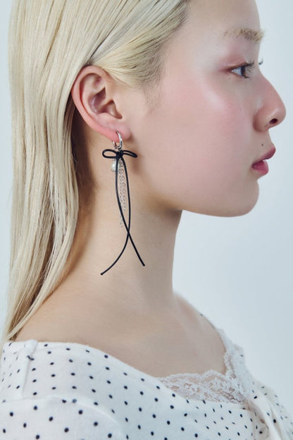 GOLDY Cord ribbon x pearl chain long earrings - Image 5