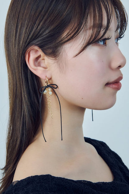 GOLDY Cord ribbon x pearl chain long earrings - Image 7