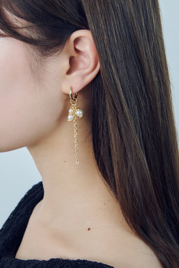 GOLDY Cord ribbon x pearl chain long earrings - Image 8