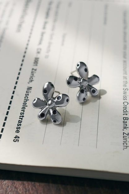 GOLDY 波點花花 earrings - silver