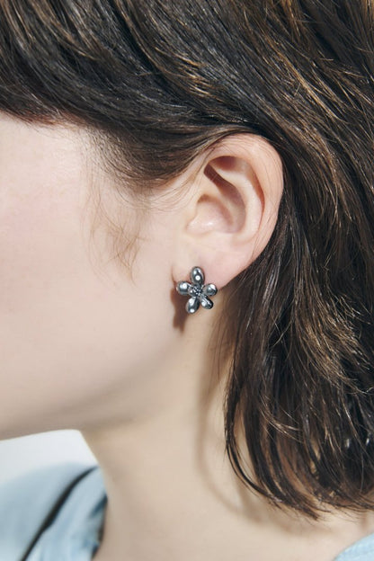 GOLDY 波點花花 earrings - gun metallic