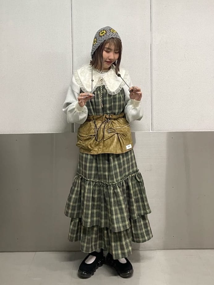 Me + Me 薄紗荷葉邊假領