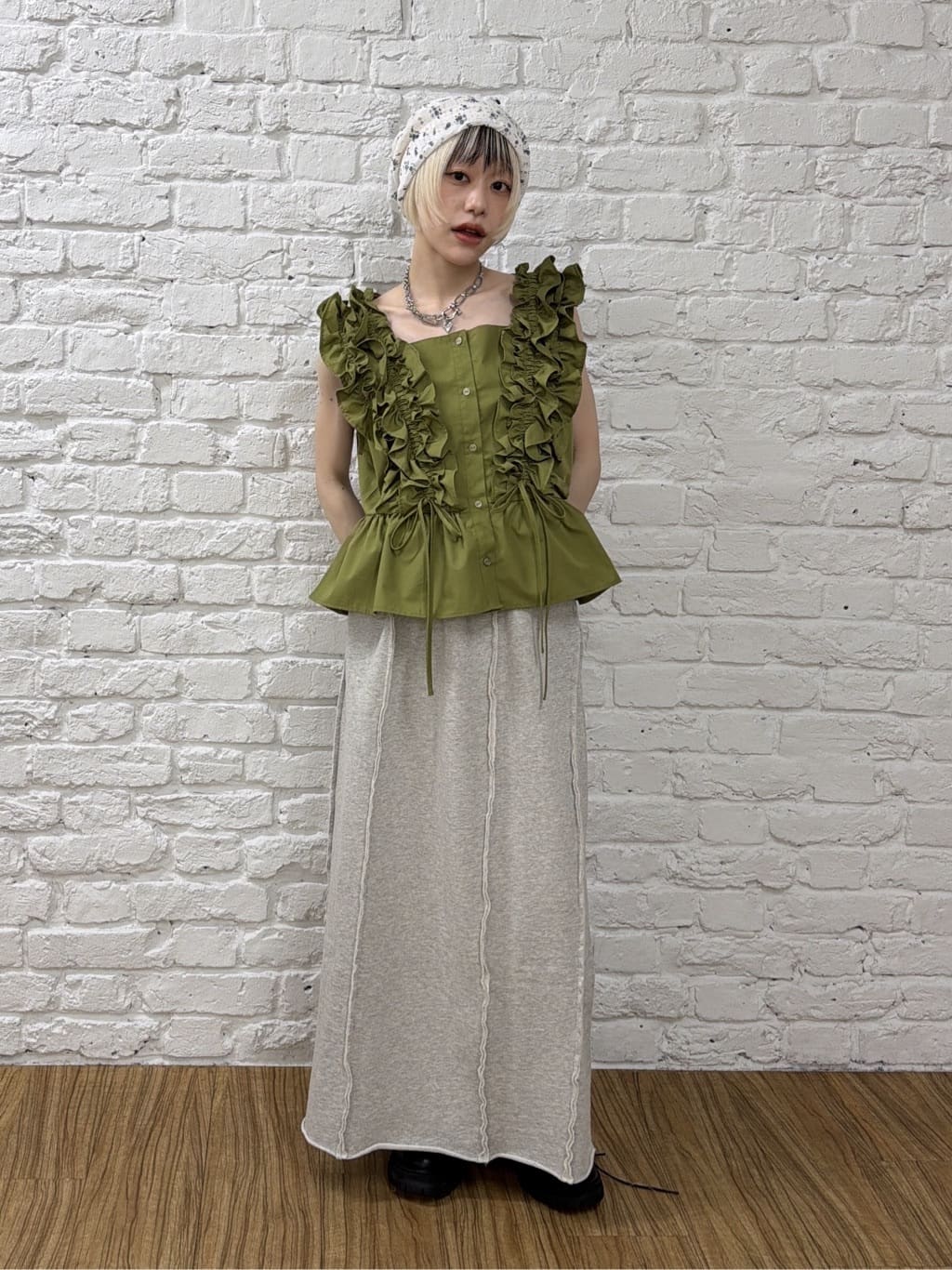 w closet Frilly sleeveless blouse - Image 81