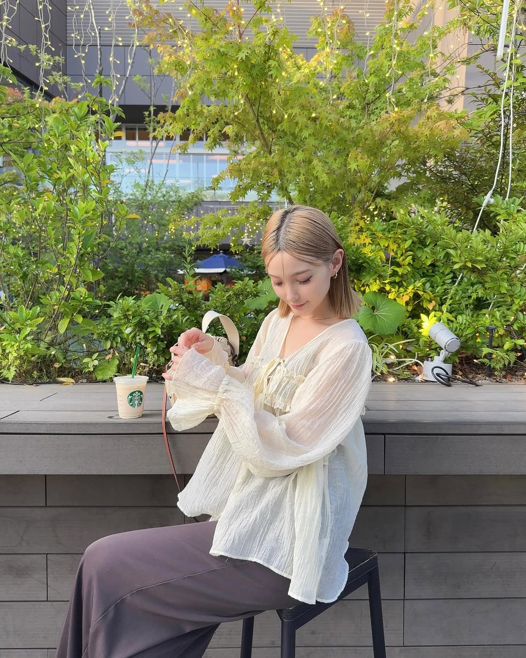 薄紗荷葉邊罩衫