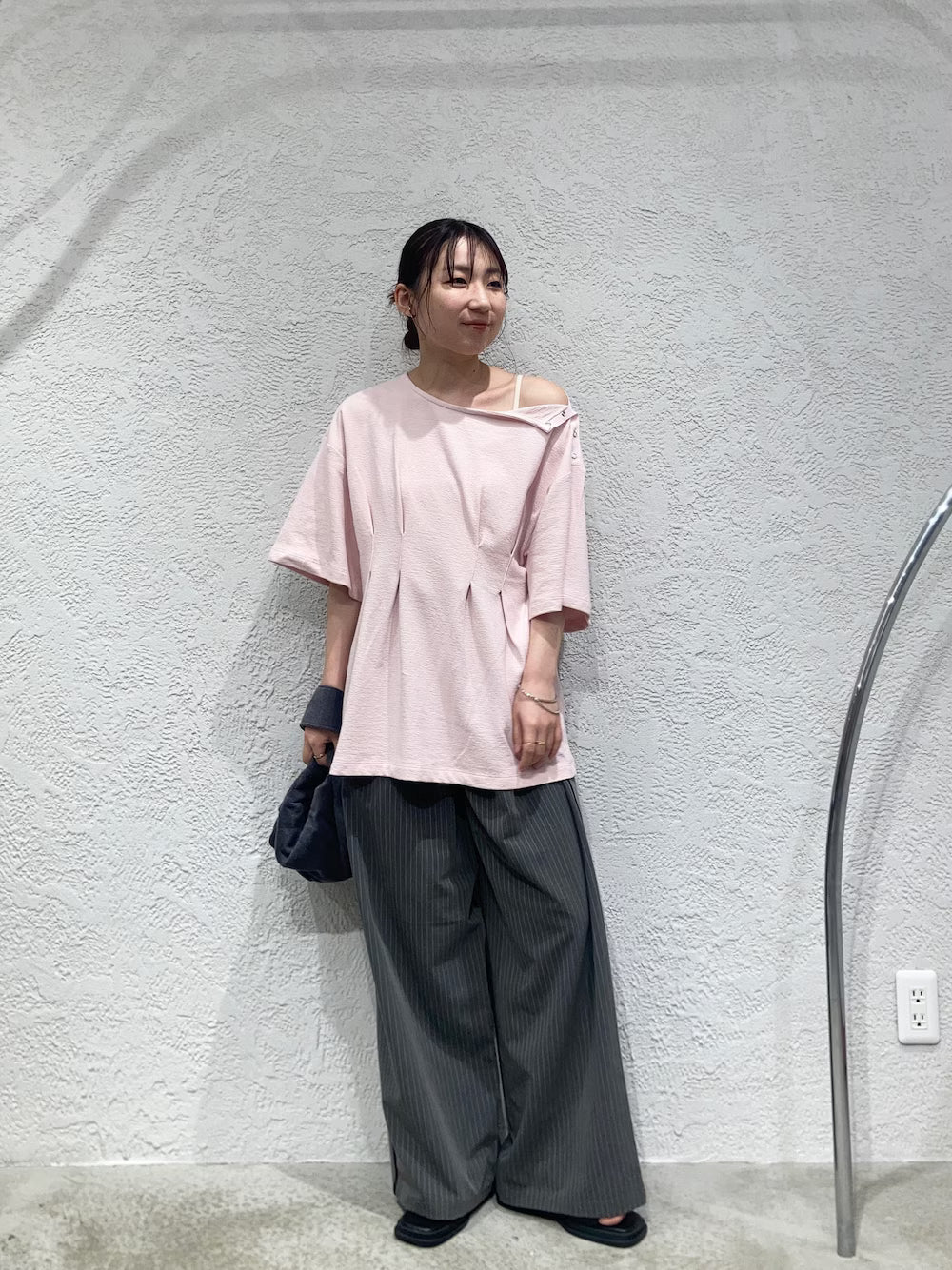 KBF 露肩修腰寬鬆Tee