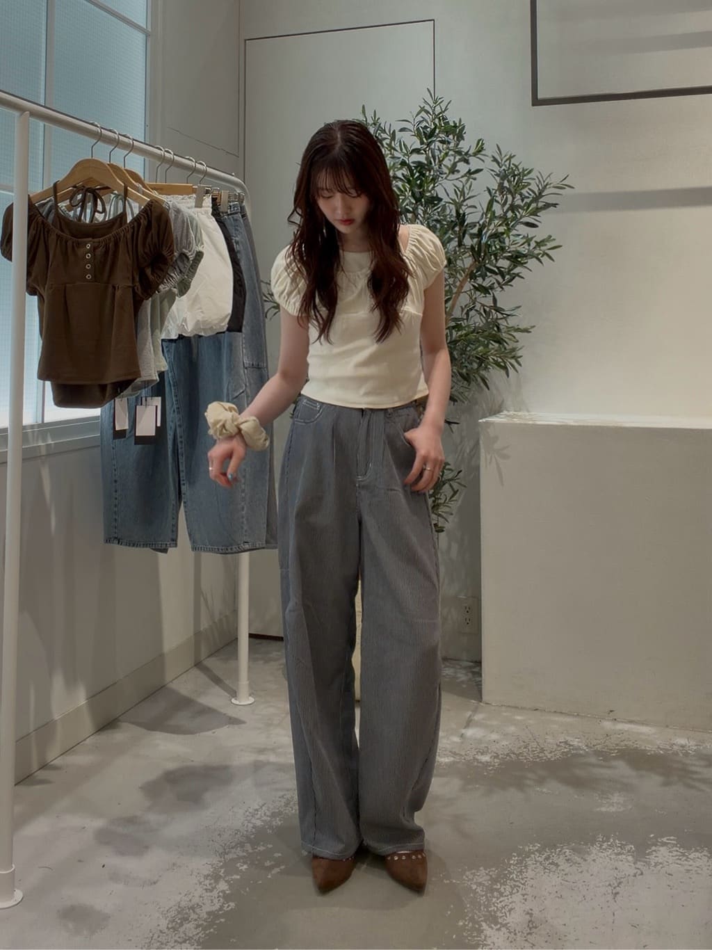 Kastane 羅紋修身掛脖露背Henley Tee - Image 69