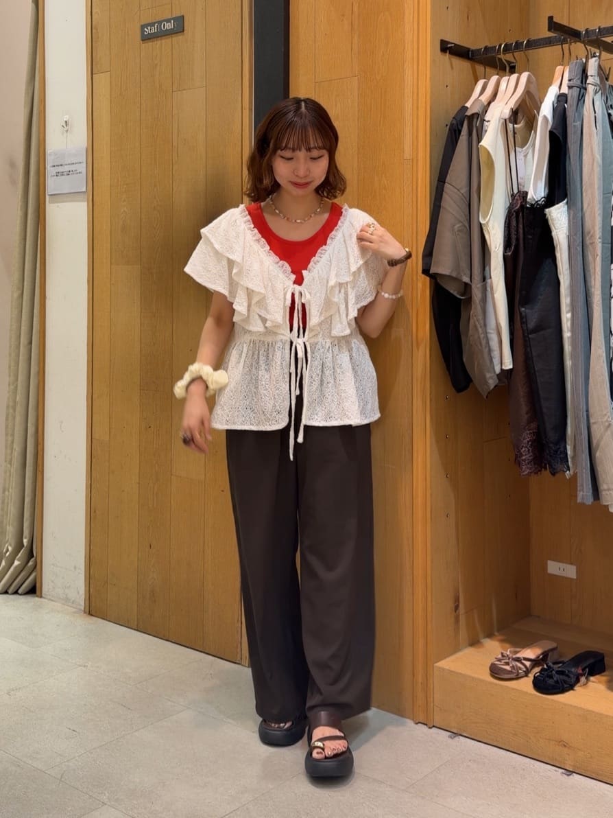 Discoat Lace 荷葉邊 blouse - Image 39