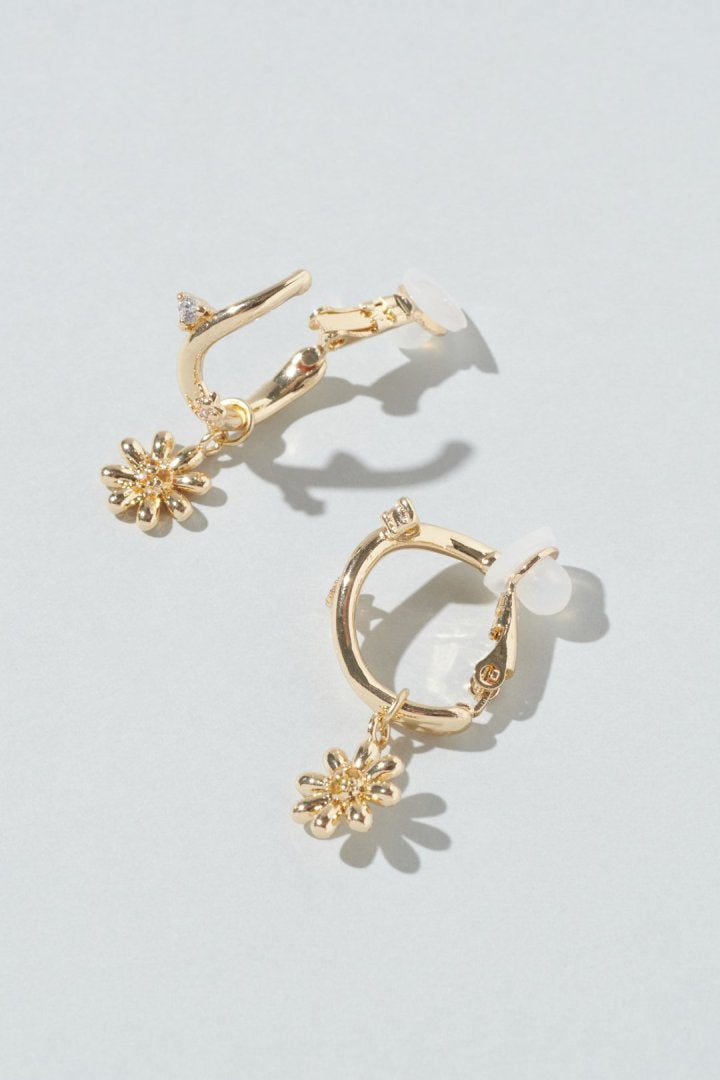 GOLDY Daisy Earrings