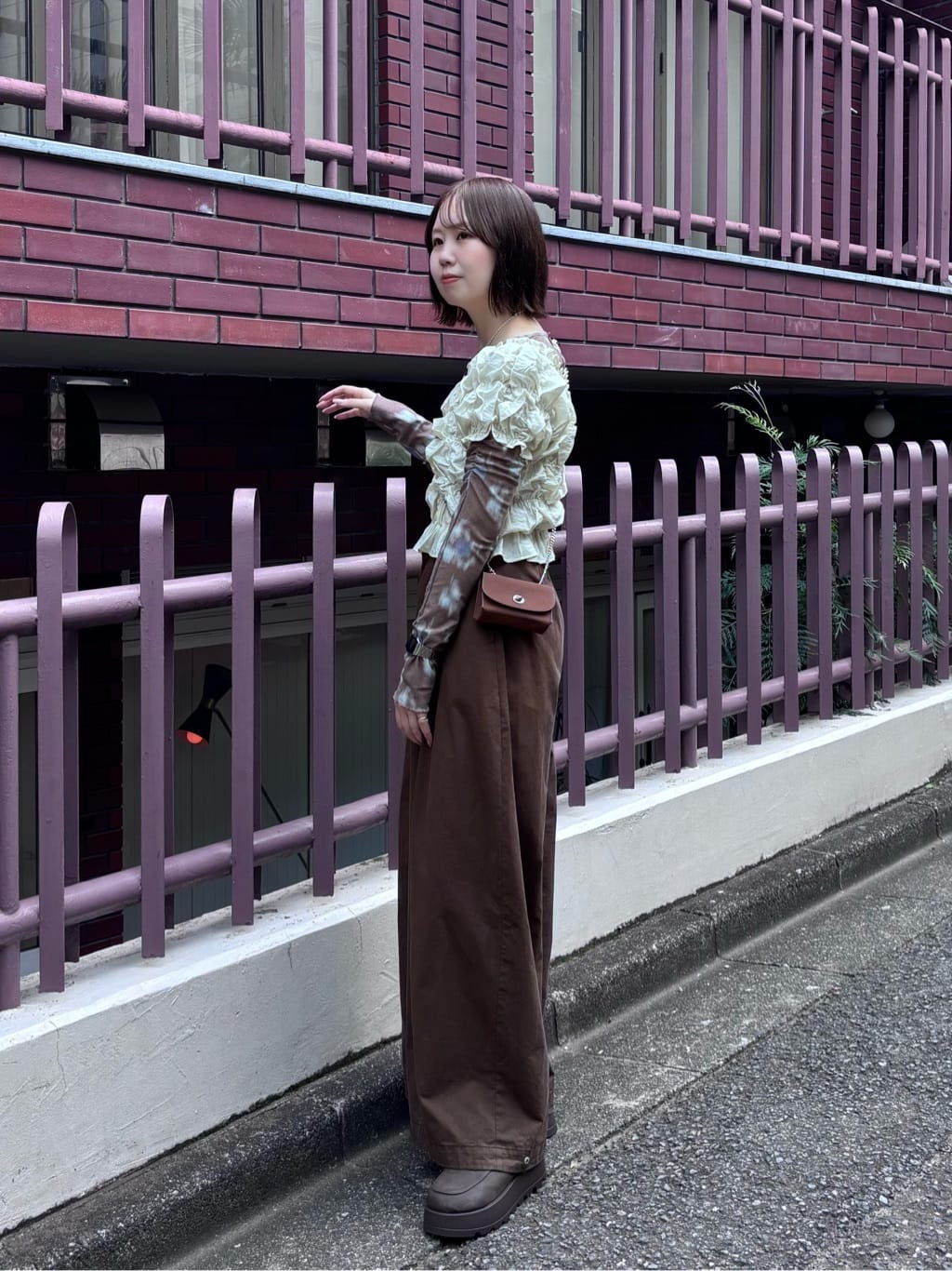 Kastane light and smooth sheer top - Image 69