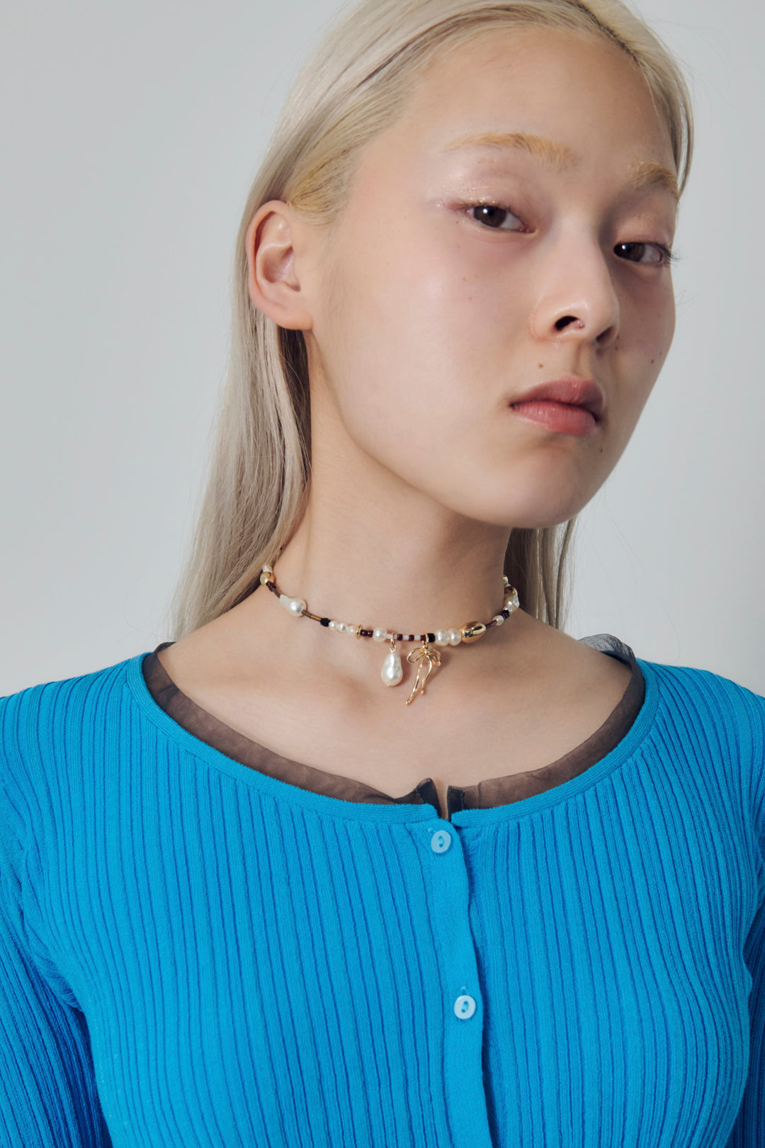 GOLDY multi bead neckcuff [BLACK/BROWN]