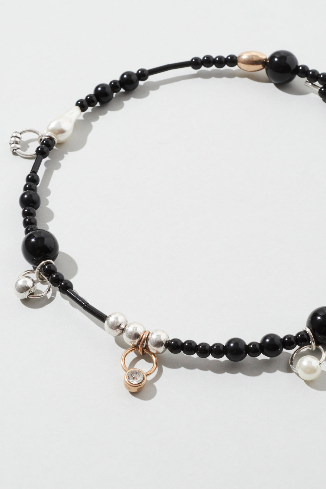GOLDY multi bead neckcuff [BLACK/BROWN]