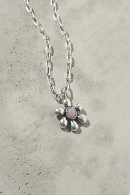 GOLDY Vintage Flower Necklace