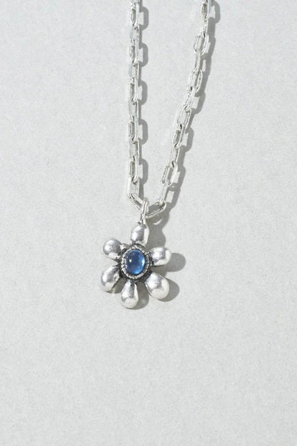 GOLDY Vintage Flower Necklace