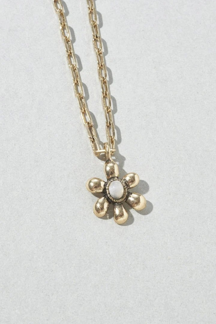 GOLDY Vintage Flower Necklace