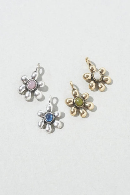 GOLDY Vintage Flower Necklace