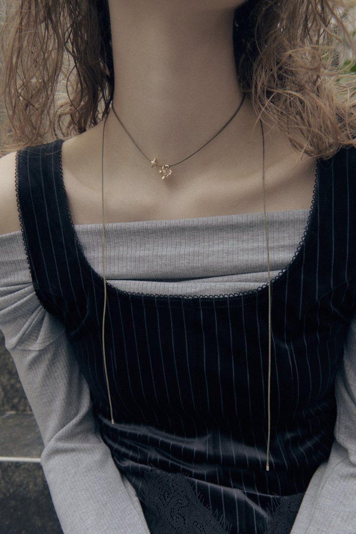 GOLDY Twinkle Bloom Choker