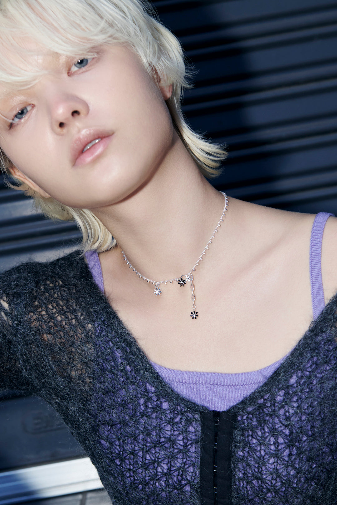 GOLDY カラー ブルーム ネックレス - Image 9