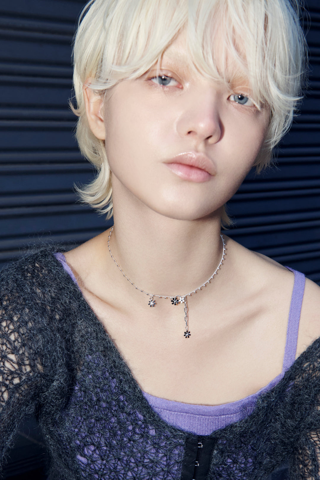 GOLDY カラー ブルーム ネックレス - Image 6