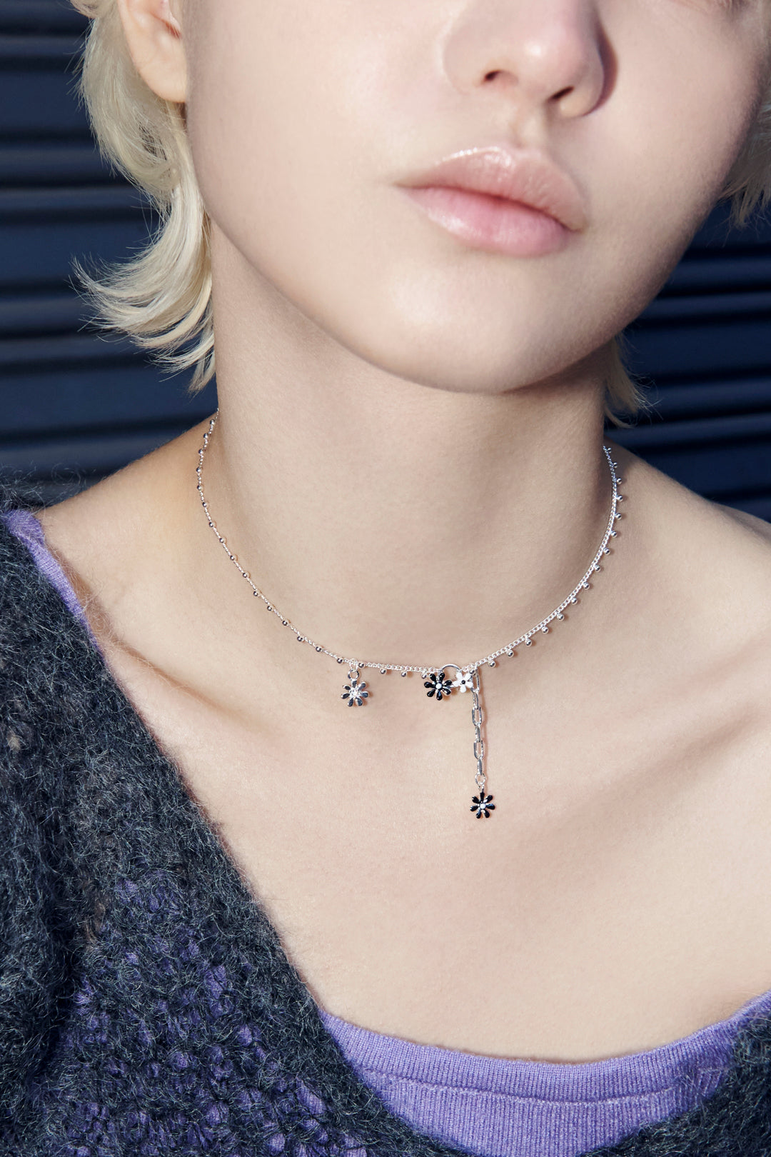 GOLDY カラー ブルーム ネックレス - Image 1