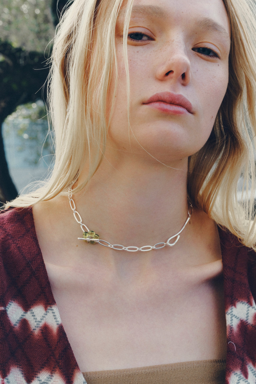 GOLDY glass flower chain necklace - Image 1