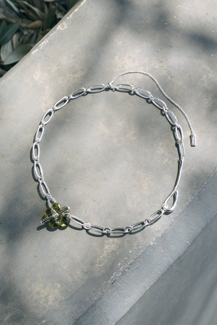 GOLDY glass flower chain necklace - Image 17