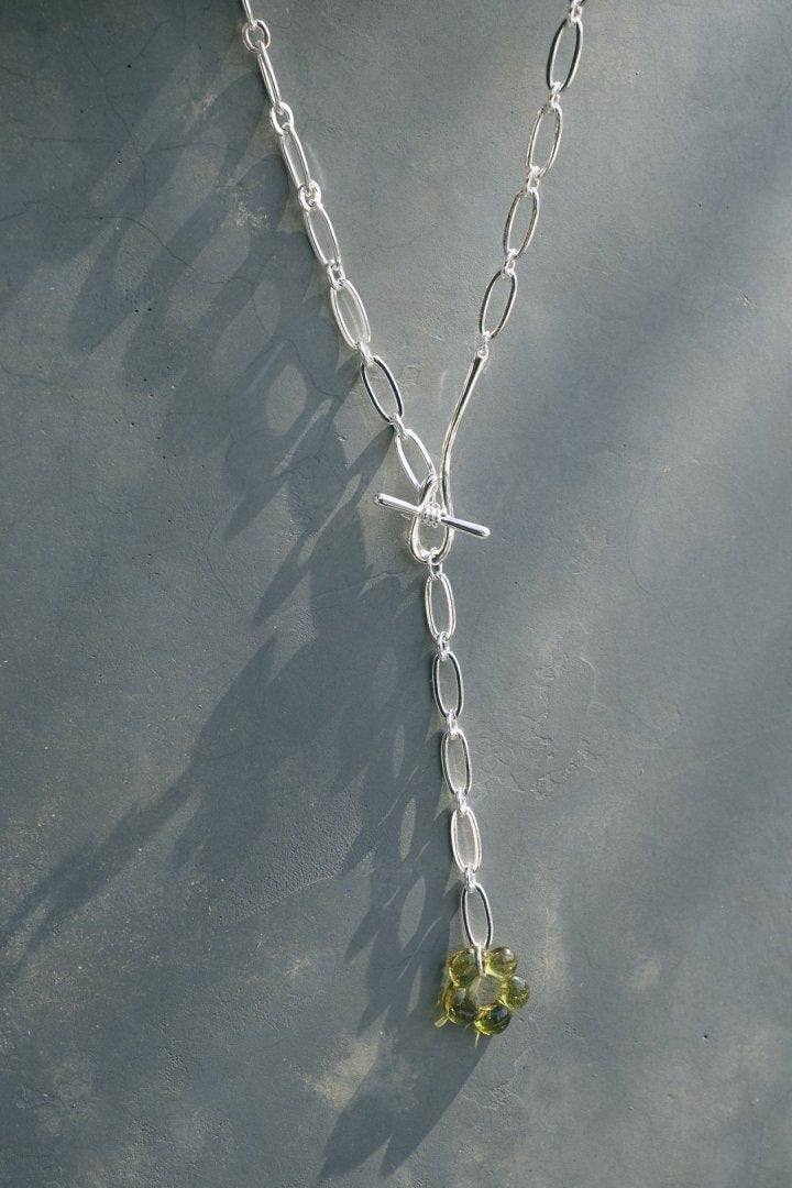 GOLDY glass flower chain necklace - Image 18