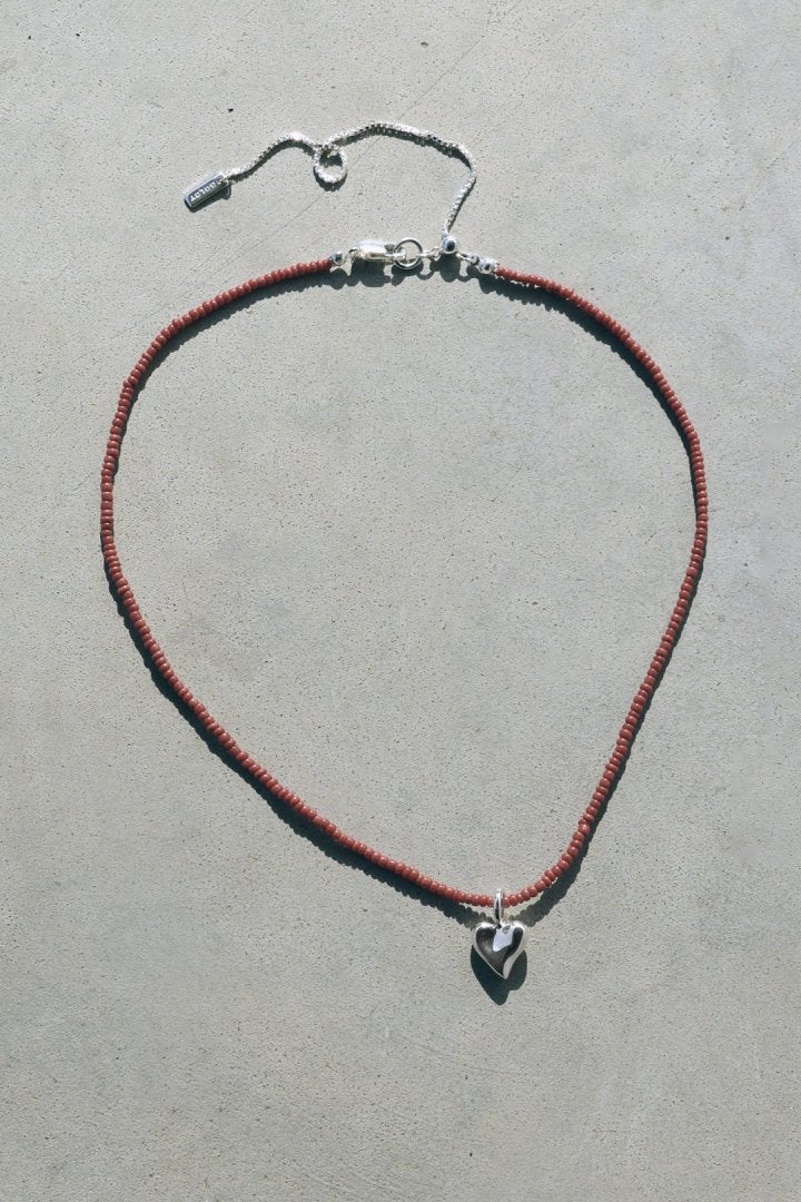 GOLDY Beads x metal heart necklace - red