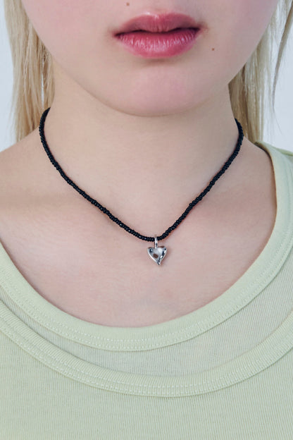 GOLDY Beads x metal heart necklace - black