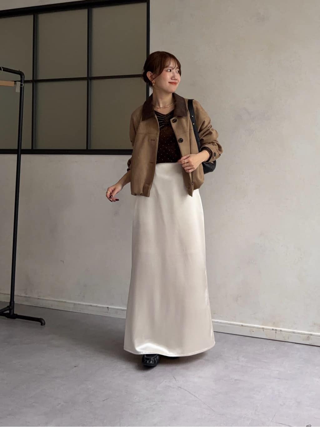 Thevon 水鑽絨面 V領Top with choker - Image 26