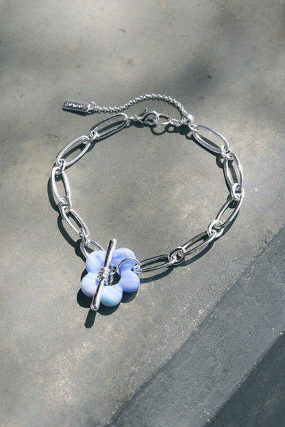 GOLDY glass flower chain bracelet - Image 1