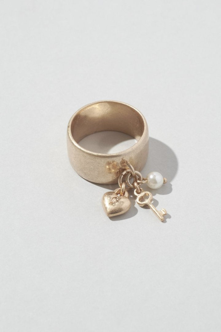 GOLDY Heart Key Charm Ring