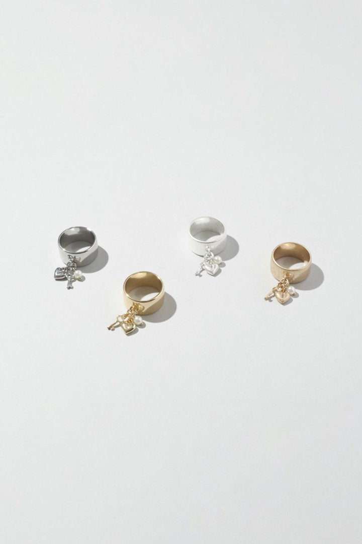 GOLDY Heart Key Charm Ring