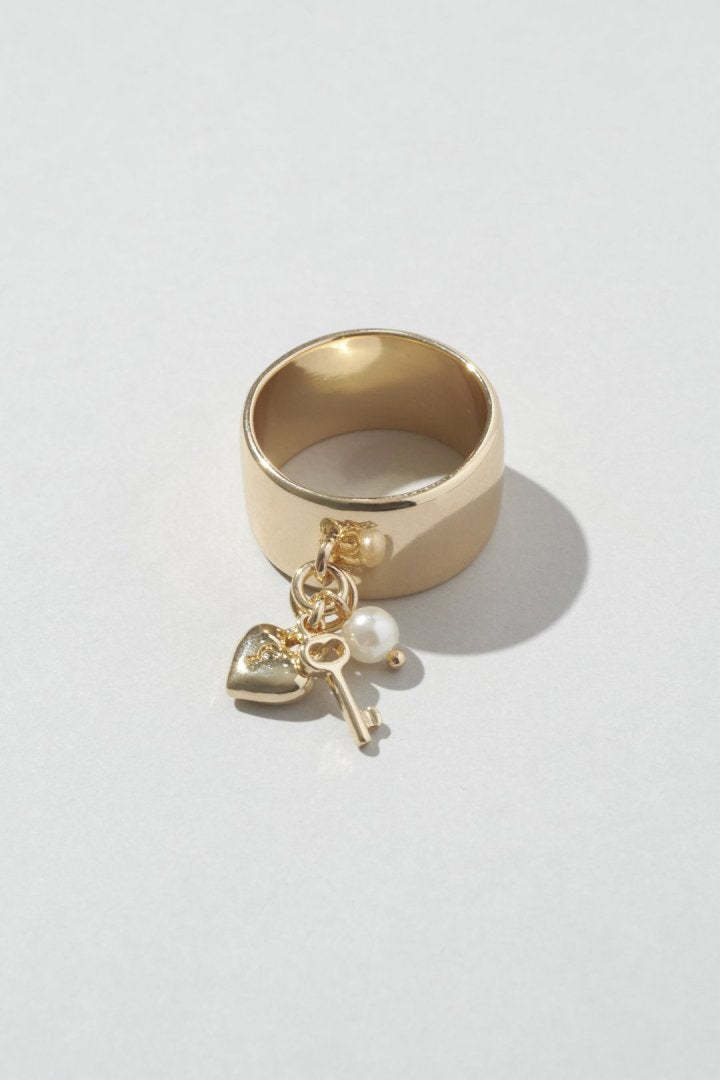 GOLDY Heart Key Charm Ring