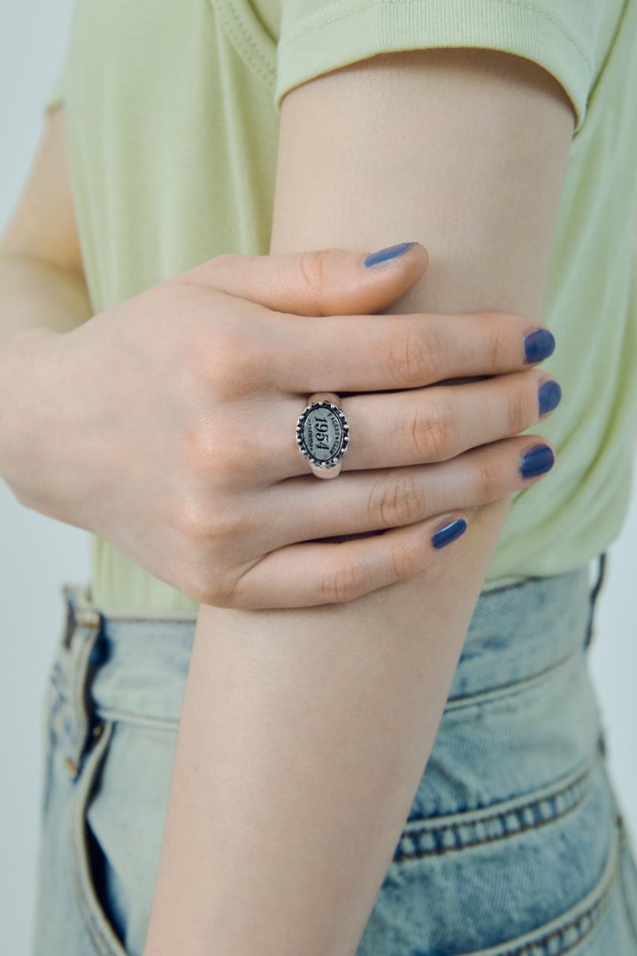 GOLDY antique number motif ring - silver