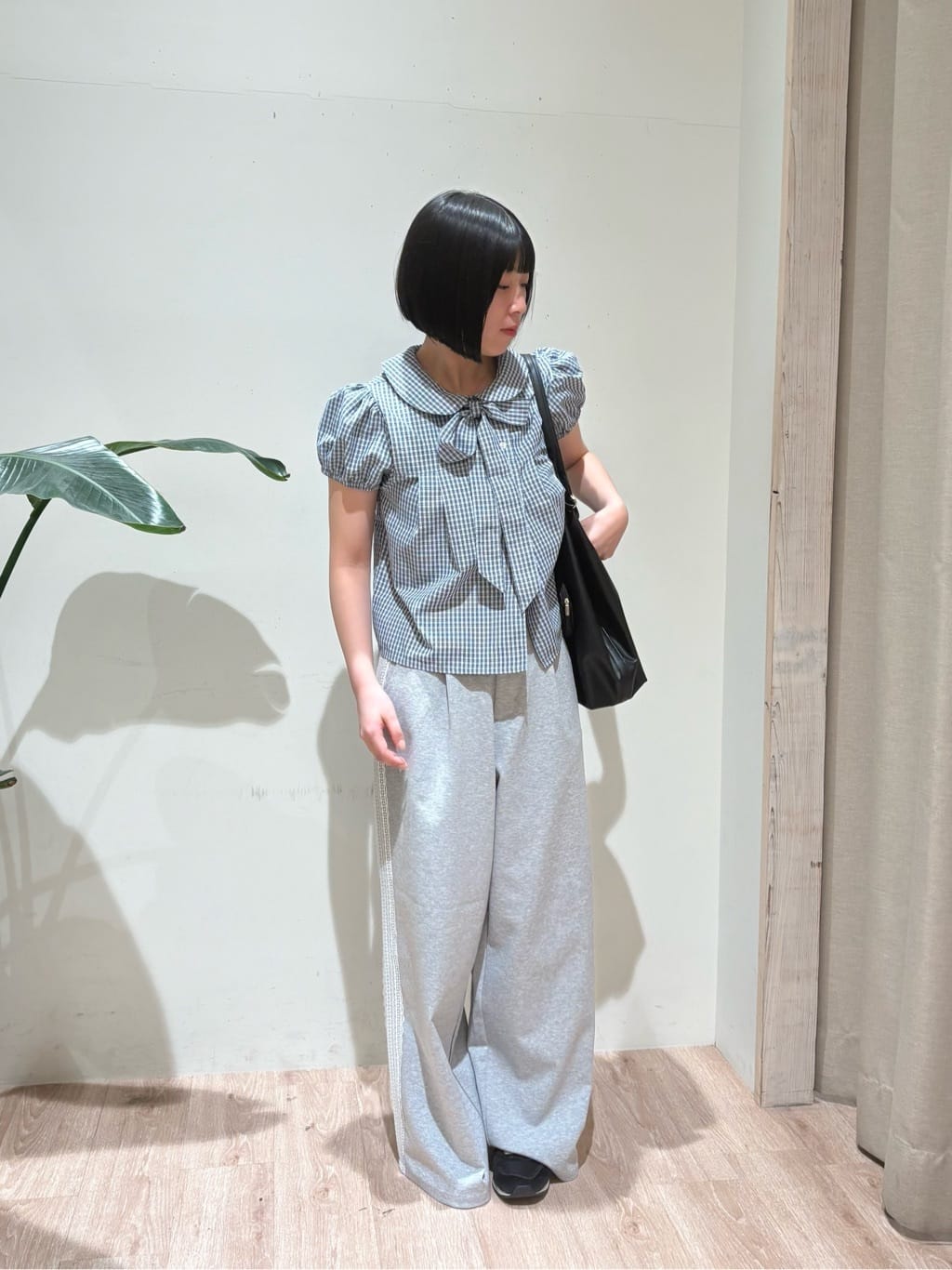 umm. By Discoat 圓領泡泡袖Blouse with bow tie - Image 37