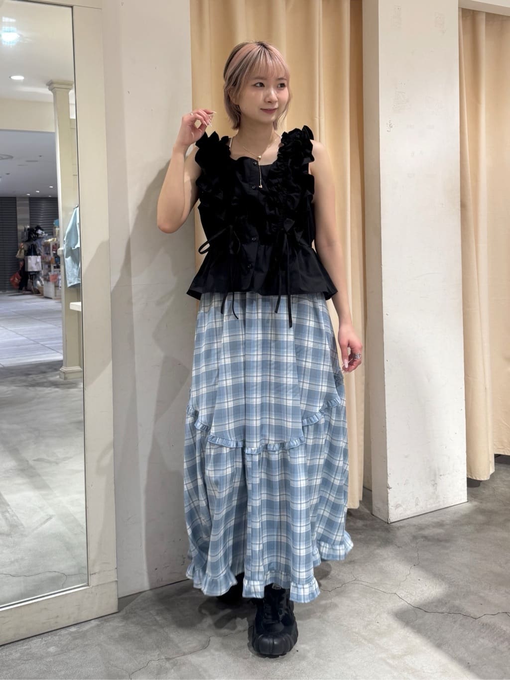 w closet Frilly sleeveless blouse - Image 85